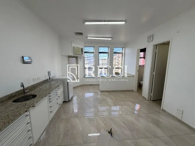Excelente oportunidade! Sala comercial odontológica à venda em Santos-SP, no bairro Embaré