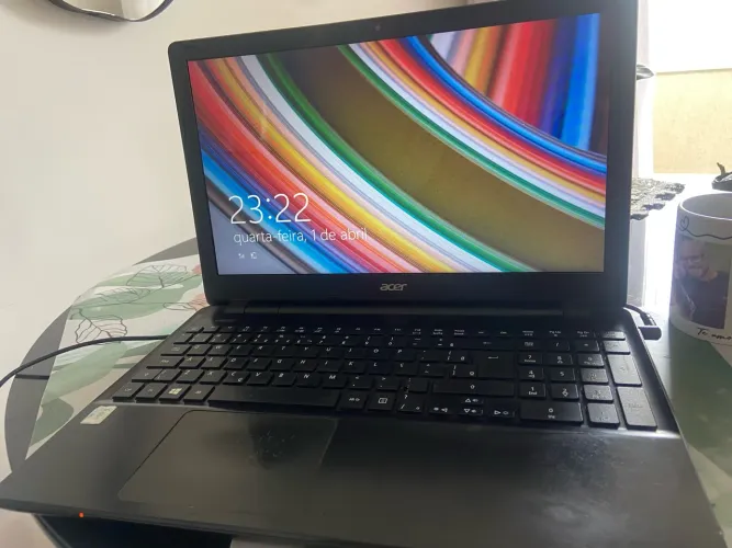 Notebook Acer Aspire E5-571-598P - i5 / 6GB / 1TB (USADO)