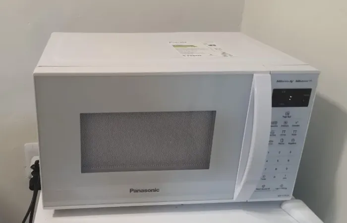 Microondas Panasonic Branco 21lts 