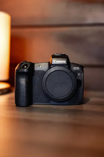 Canon EOS R mirrorless
