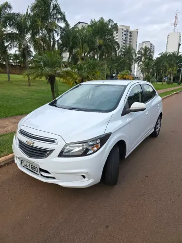 Chevrolet Onix Hatch LT 1.0 8V Flex Power Mec. 4P 2015