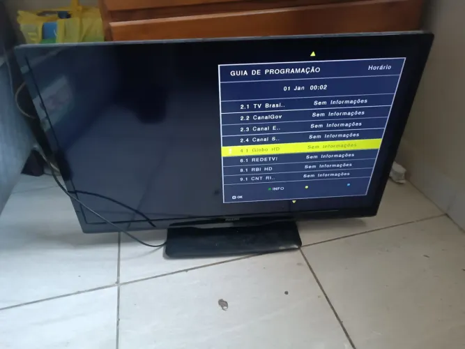 Tv Phillips 32 polegadas semi nova