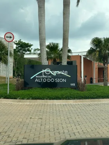 Terreno em Atibaia, condomínio fechado, ampla área lazer, para venda com 518m²