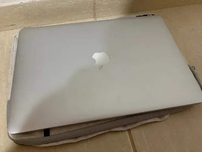 Apple MacBook Pro Retina 15 Early 2013 i7 16GB SSD 512GB prateado usado 