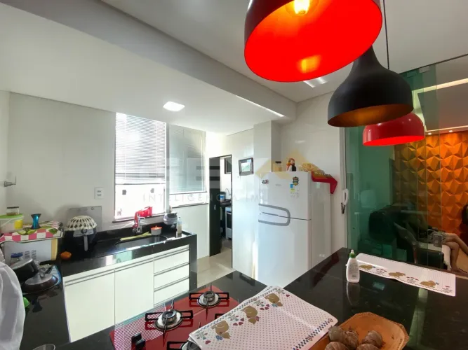 Apartamento à Venda com 02 Quartos no Centro de Divinópolis MG.