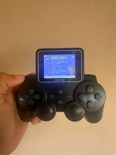Controle de Vídeo Game Retro com Tela Led e 520 jogos