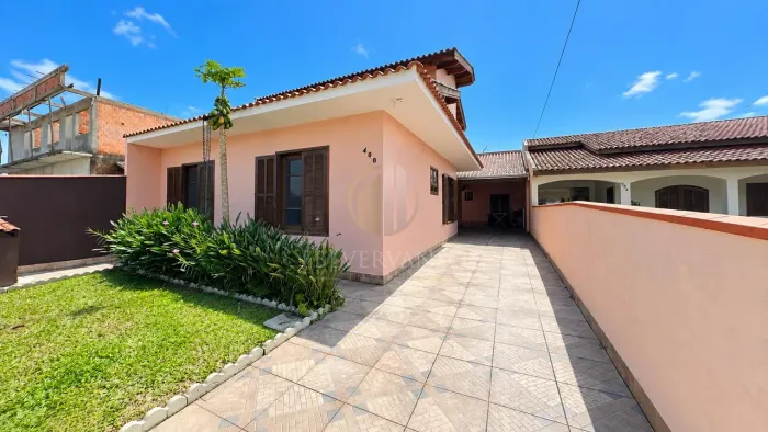 Sobrado à venda em Guaratuba: 5 dorms, 2 suítes
