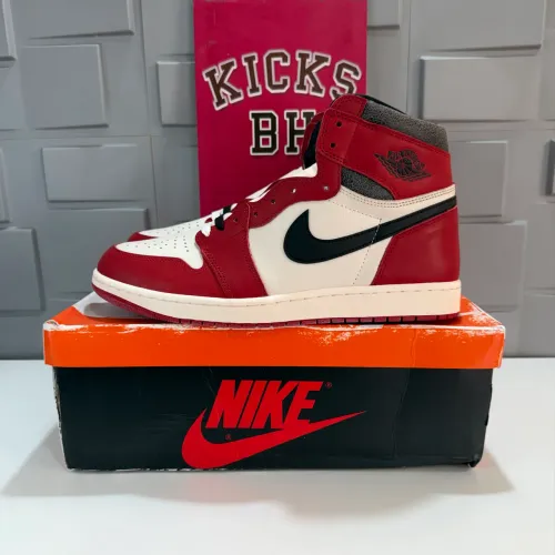 Air Jordan 1 High Retrô Chicago Lost And Found 44