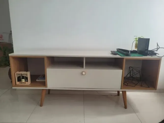 Rack pequeno moderno 