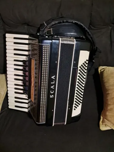 Acordeon scala 80 baxos relíquia 