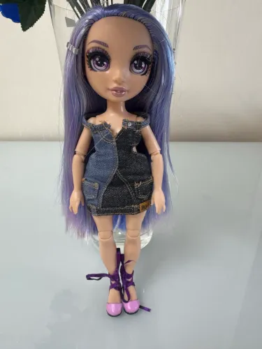 Boneca Rainbow High Violet