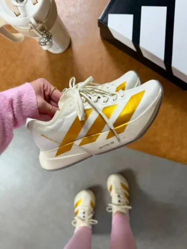 Tênis Adizero Pro 4 Branco dourado