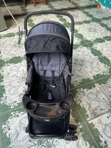 Carrinho de bebê + bb conforto