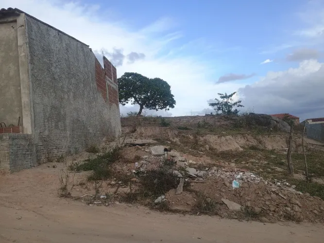 Terreno 7,5 por 20 de comprimento