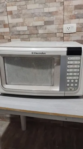 Microondas Eletrolux 23 litros 