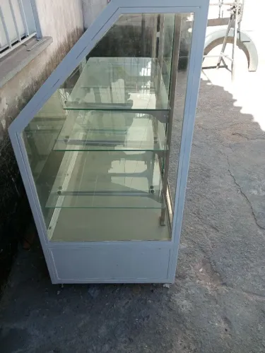 Vende-se! Balcão expositora vitrine, para pães e bolos.