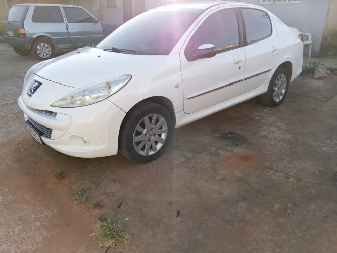 Peugeot 207 Sedan Passion XS 1.6 Flex 16V 4P 2012