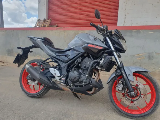 Vende-se MT-03 2020