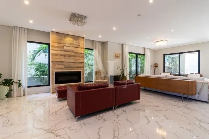 Casa Mobiliada Alto Padrão com 4 suítes no Tamboré 10