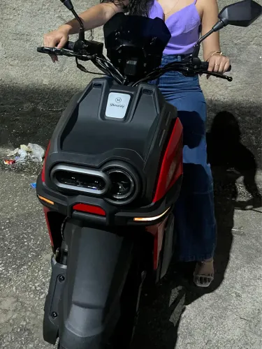 Vendo essa Urban 150cc automática CVT moto nova