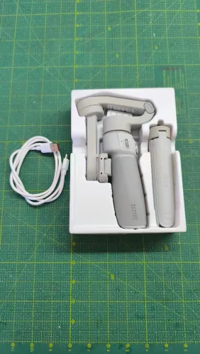 Vendo SMOOTH-Q4 DA ZHIYUN. Em perfeito estado. Sem problema algum. R$450,00.