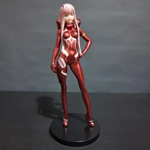 Action Figure Estatueta Zero Two Darling in the Franxx 24cm Com Base PVC