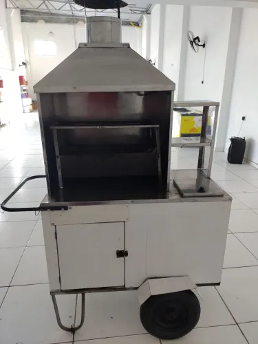 Vendo carrinho de churrasquinho 