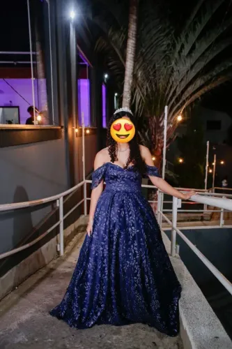 Vestido de debutante luxo azul royal princesa com volume feito por estilista