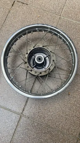 Duas rodas completas POP 110 originais. 20mil km rodados.