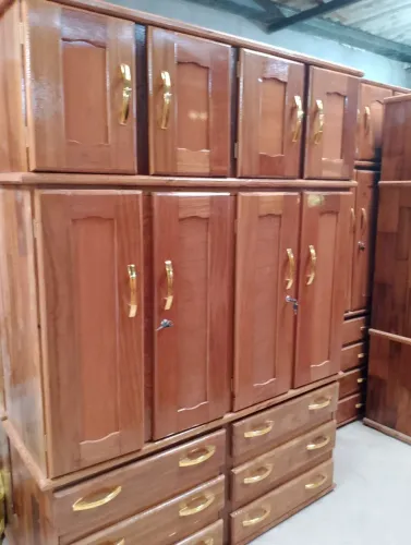 Guarda roupa de 4 portas novo a pronta entrega