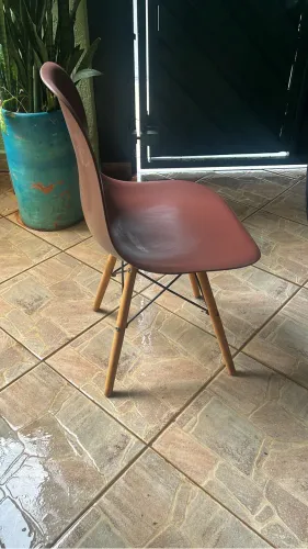 Cadeira Charles Eames