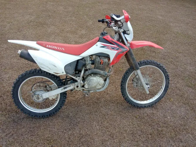 CRF 230 pouquíssimas trilhas. Oportunidade