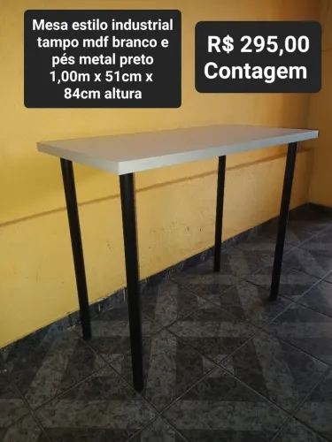 Mesa estilo industrial branca pés metal preto