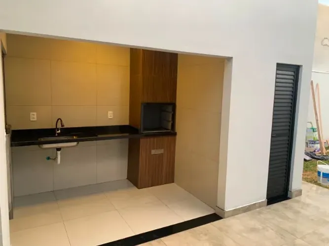 ? OPORTUNIDADE no Residencial Lívia - Casa nova, pronta para morar!