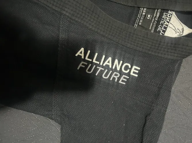 Kimono infantil M3 marca Alliance FUTURE 