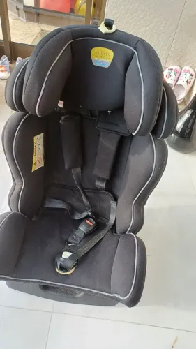 Cadeirinha Infinity Burigotto preta grupo 0+, i, II, III, de 0 a 34kg