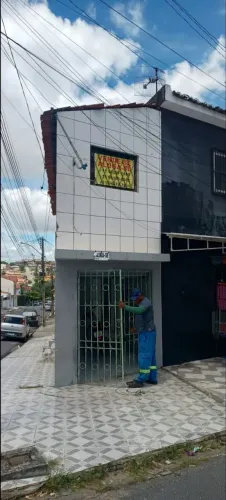 Alugo: Casa, Impecável no Cente excelente local 530,00 reais 