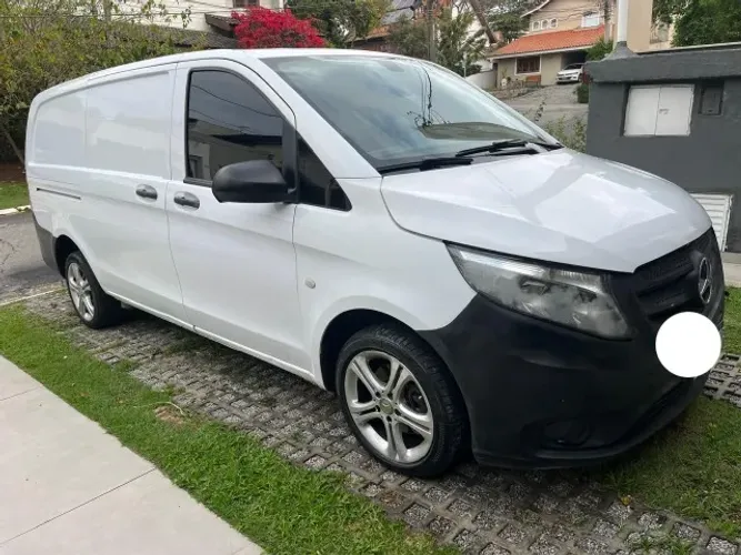 Mercedes-Benz Vito 111 CDI Furgão 1.6 TB Diesel 4P MEC 2016