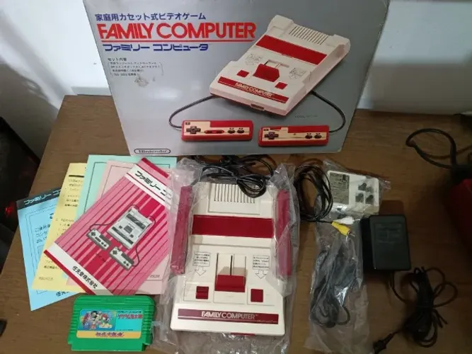 Nintendo Family Computer Famicom em excelente estado na caixa com mod Av