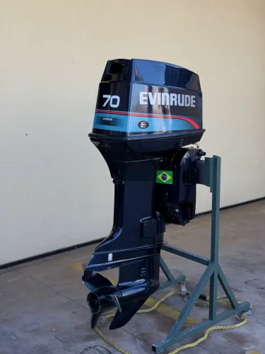 MOTOR DE POPA EVINRUDE 70 HP - REVISADO - PRONTO PARA NAVEGAR