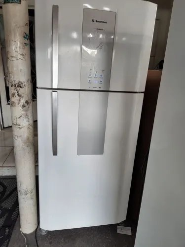 Geladeira Eletrolux Frost Free 220V