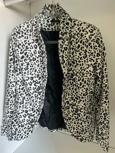 blazer feminino estampa de oncinha