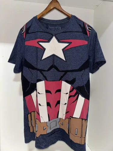*Camiseta Marvel Capitão América Uniforme 3D Frente e Costas Original - Tam. PP