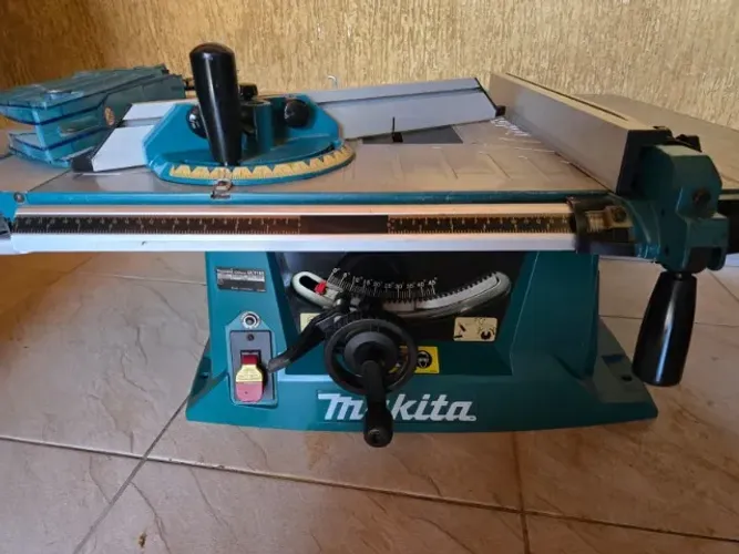 Serra de Mesa Makita MLT100 1500W 127V - Excelente Estado