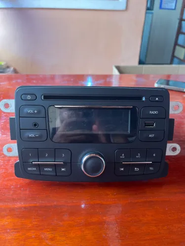 Rádio Original Renault com USB e Bluetooth