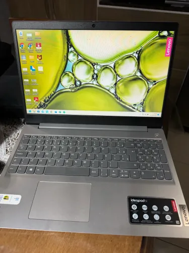 Notbuk semi novo para vender