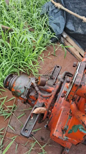 Vende.se um motor com reverso