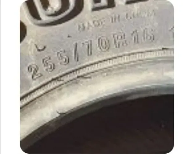 Pneu Sunny SN3606 255/70-R16 111T<br>Medidas: 255/70-R16 111T