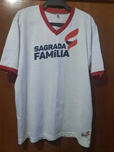 Uniforme rede SAFA Sagrafa Família ensino médio.