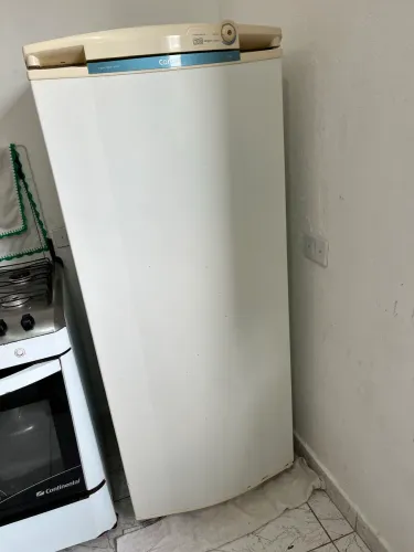 VENDE SE GELADEIRA